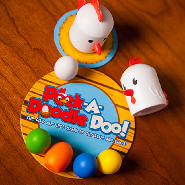 fat-brain-toys-gra-kurnik-Peek-A-Doodle-Doo.2.jpg