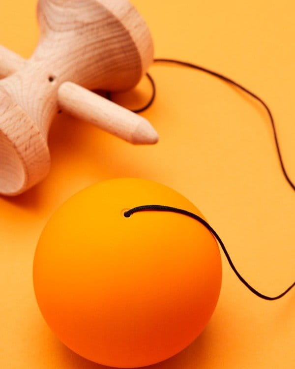 KENDAMA-KROM-POP-CIEMNO-POMARANCZOWY-Model-POP.jpg