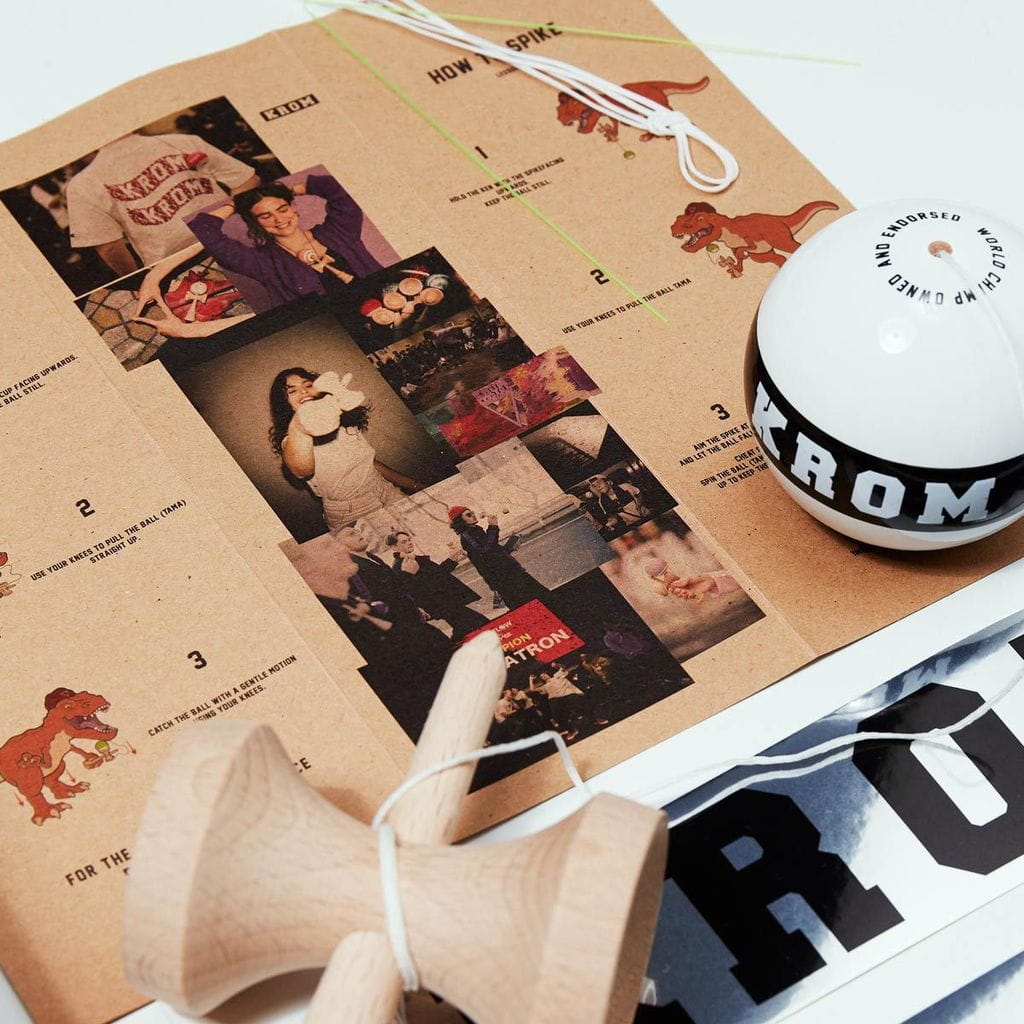 kendama-krom-strogo-white.3.jpg