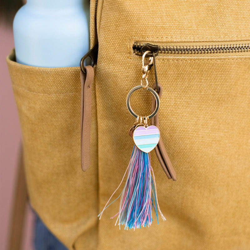 204-006-Carrie-Keychain-Heart-L1_800x800-2.jpg